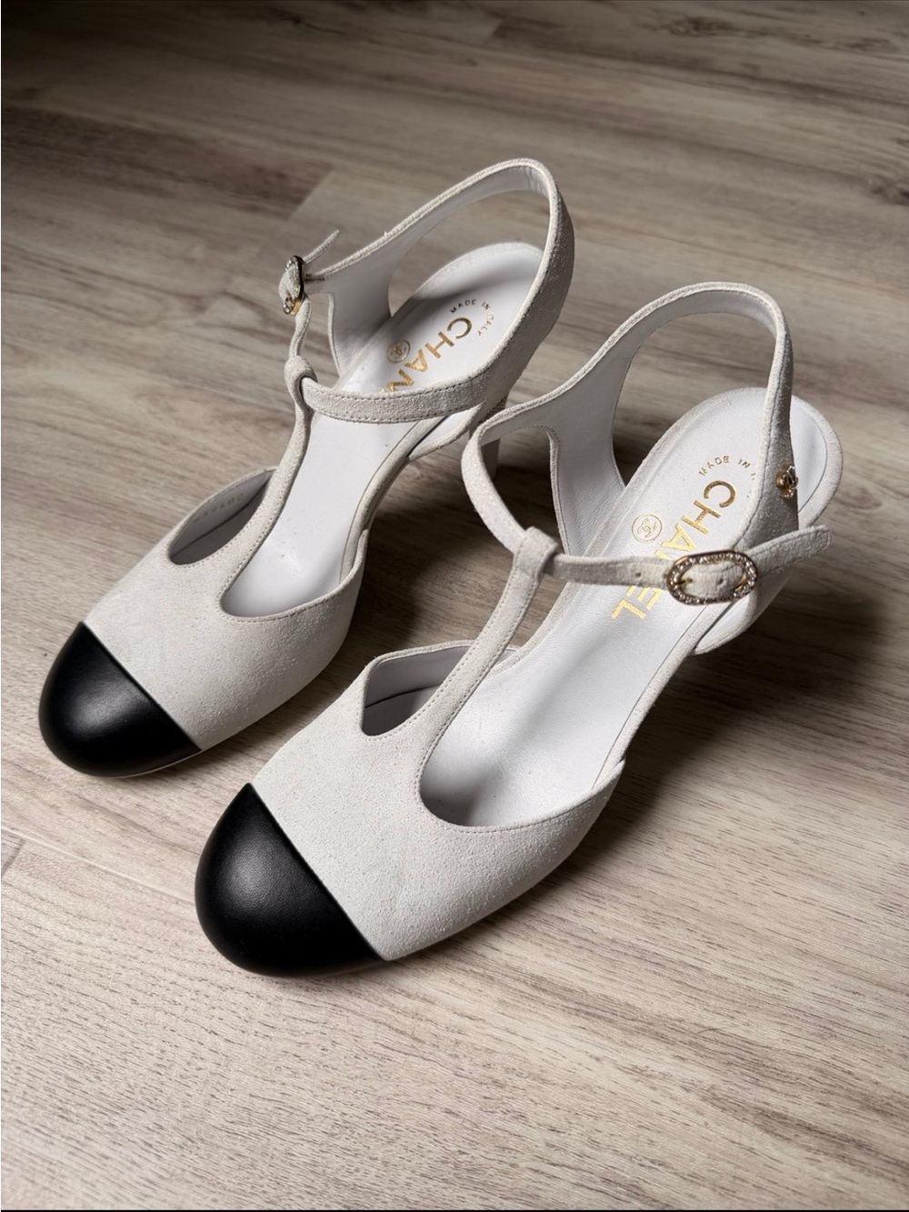Chanel Heels White Suede Size 39 US size 9